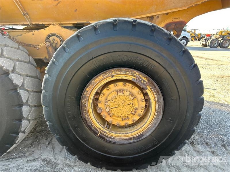 CAT 730C 铰接式自卸车