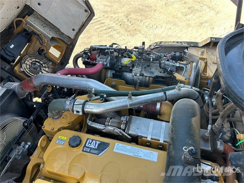 CAT 730C 铰接式自卸车