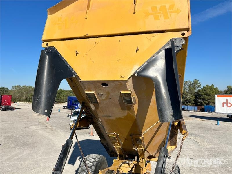 CAT 730C 铰接式自卸车