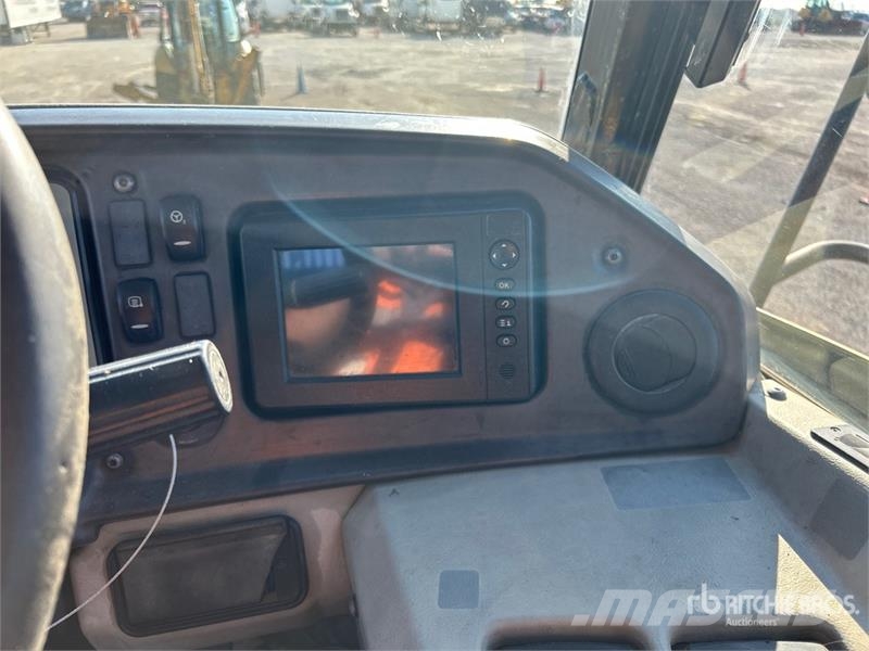 CAT 730C 铰接式自卸车