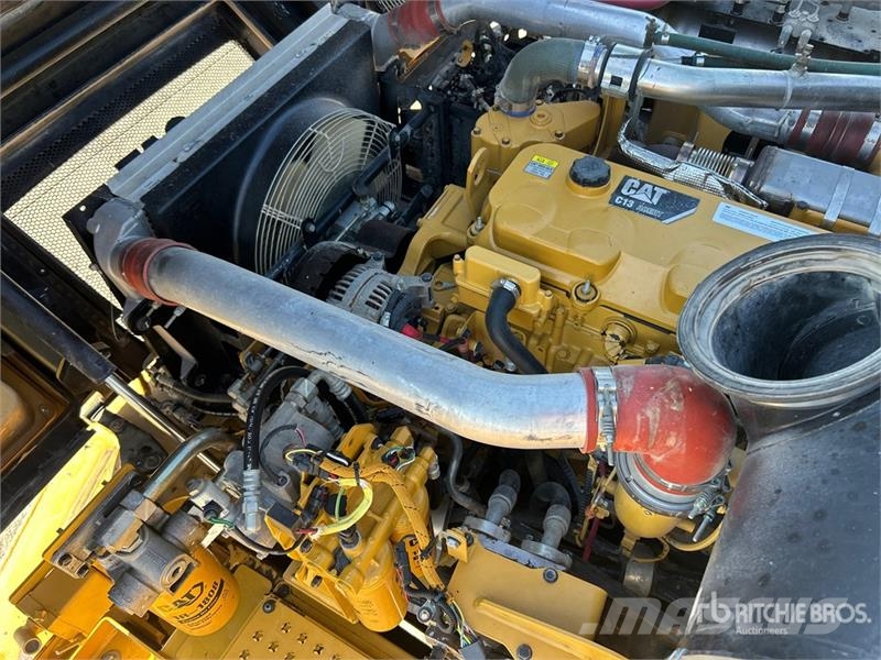 CAT 730C 铰接式自卸车