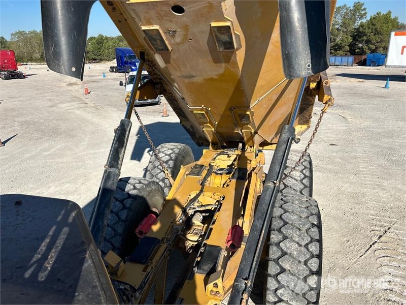CAT 730C 铰接式自卸车