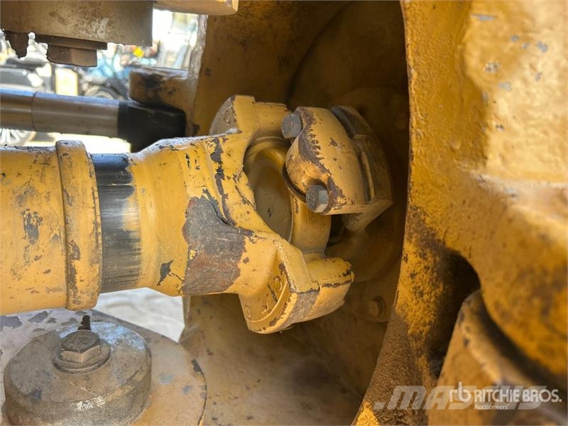 CAT 740B 연결식 홀러