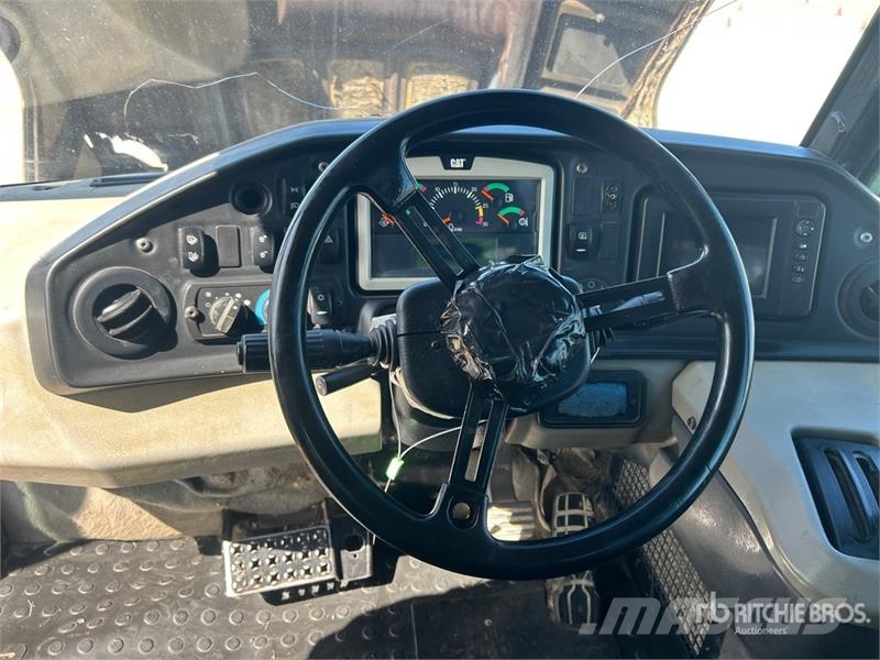 CAT 740B 연결식 홀러