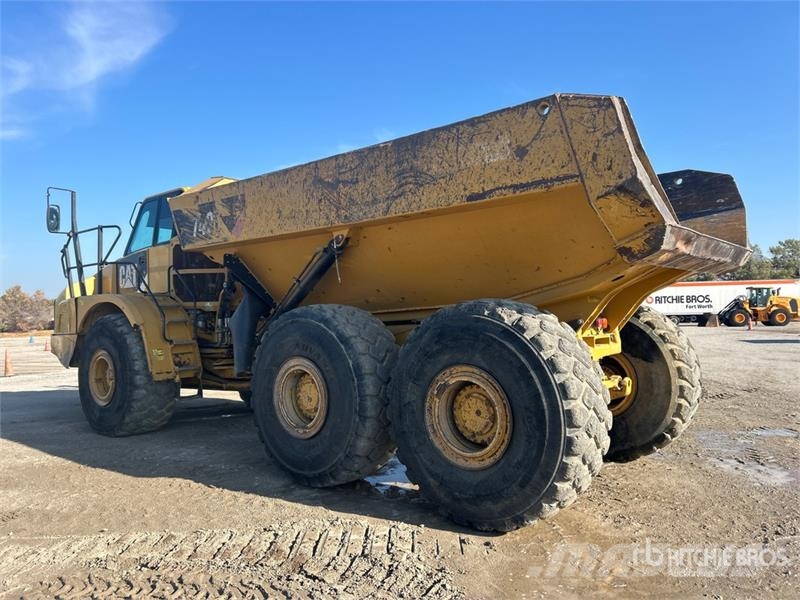 CAT 740B ساحبات مفصلية