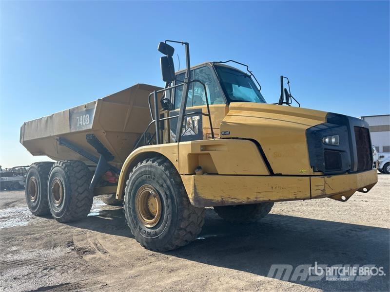 CAT 740B ساحبات مفصلية