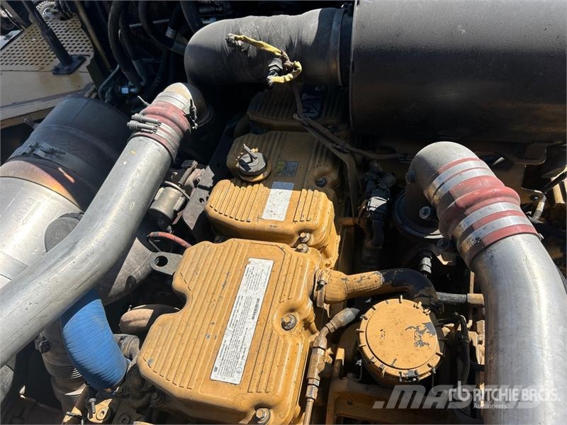 CAT 740B 연결식 홀러