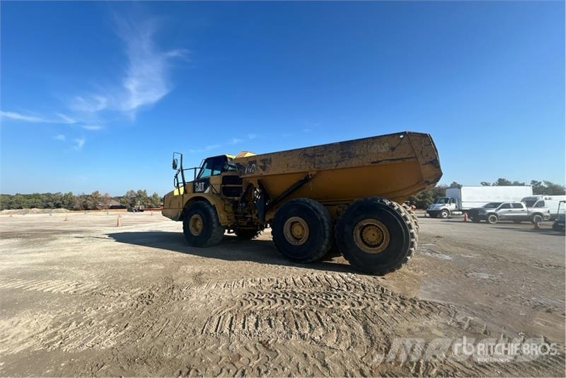 CAT 740B Dumper - Knickgelenk