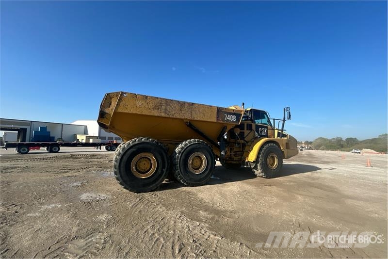 CAT 740B Dumper - Knickgelenk