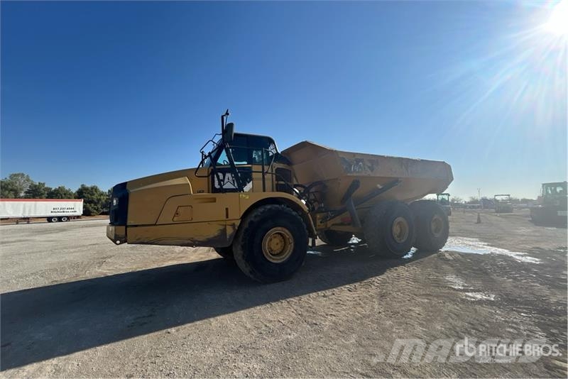 CAT 740B Dumper - Knickgelenk