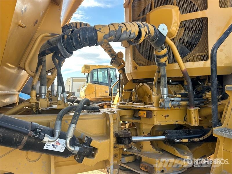 CAT 740B 연결식 홀러