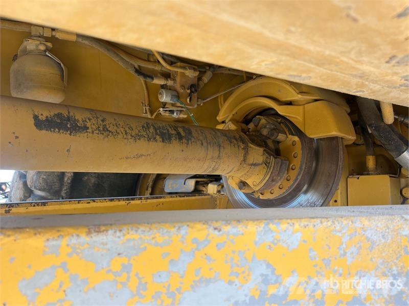 CAT 740B 연결식 홀러