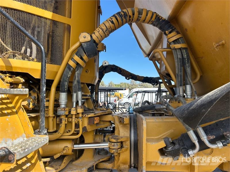 CAT 740B 연결식 홀러