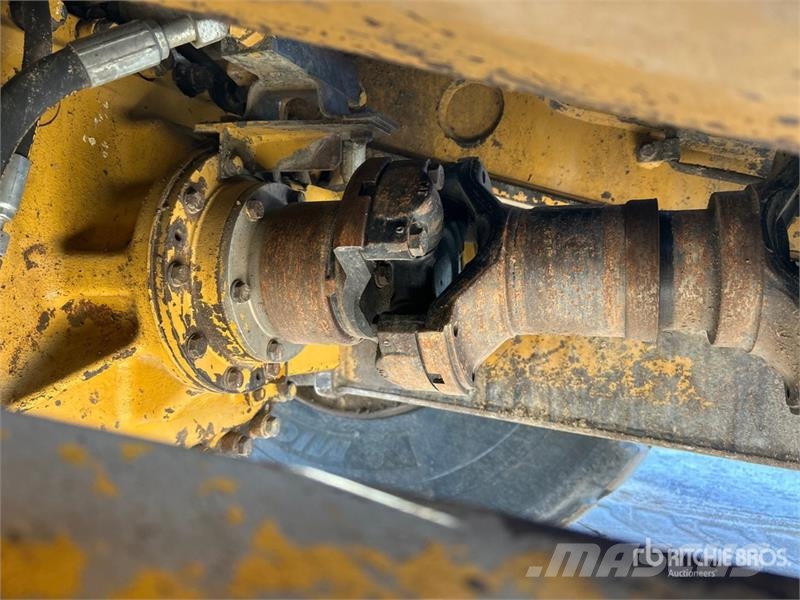 CAT 740B 연결식 홀러