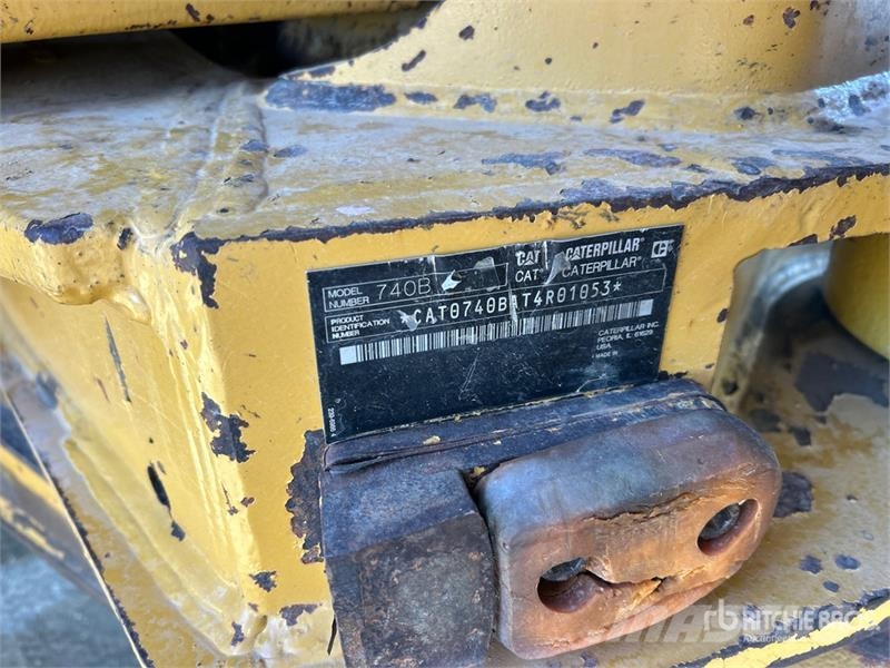 CAT 740B Dumper - Knickgelenk
