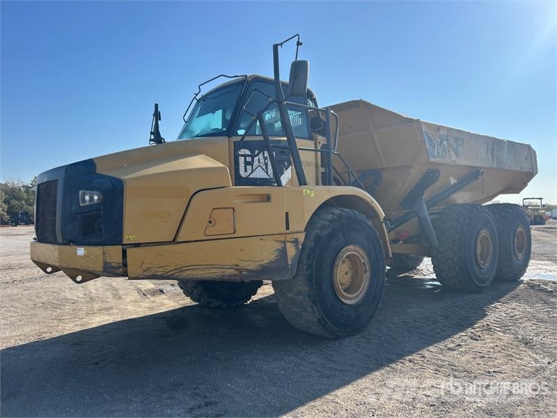 CAT 740B ساحبات مفصلية