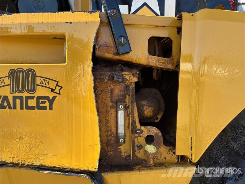 CAT 740B 铰接式自卸车