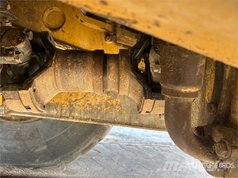 CAT 740B 연결식 홀러