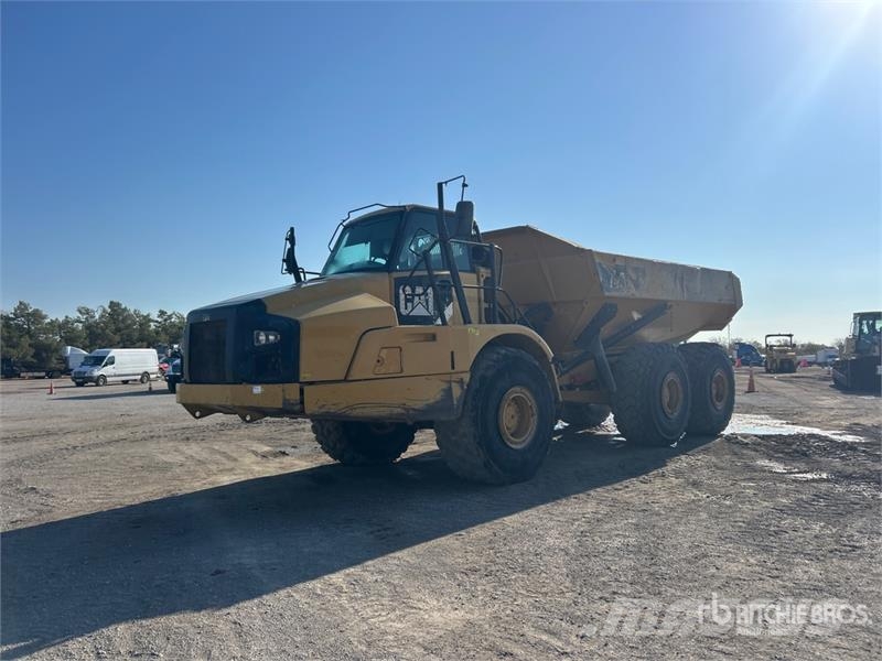 CAT 740B Dumper - Knickgelenk