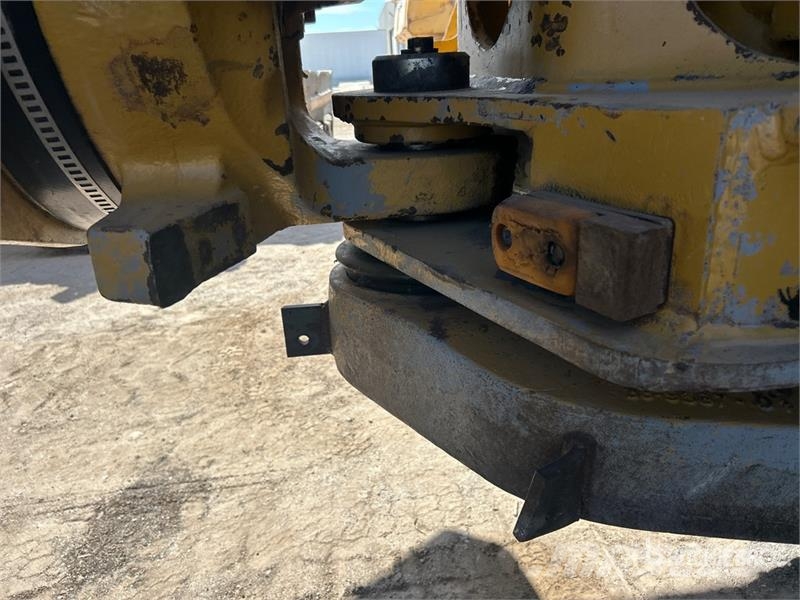 CAT 740B 연결식 홀러