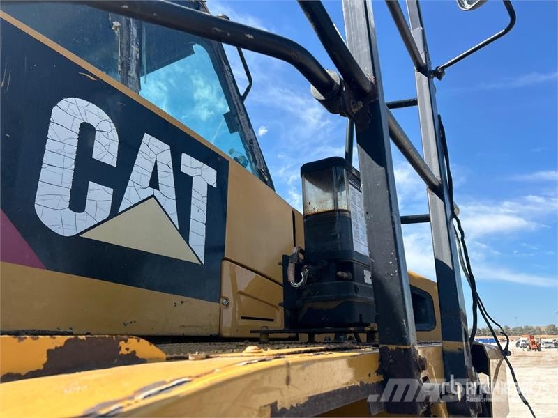 CAT 740B 연결식 홀러