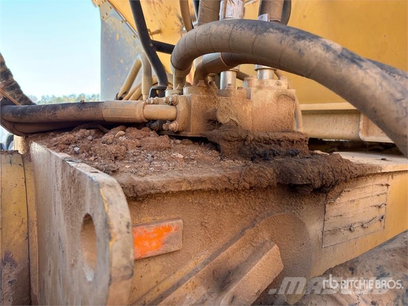 CAT 745 Articulated Dump Truck Dumpers articolati