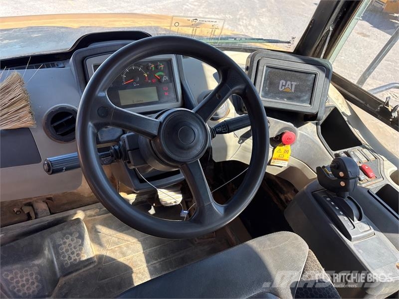 CAT 745 Articulated Dump Truck Dumpers articolati