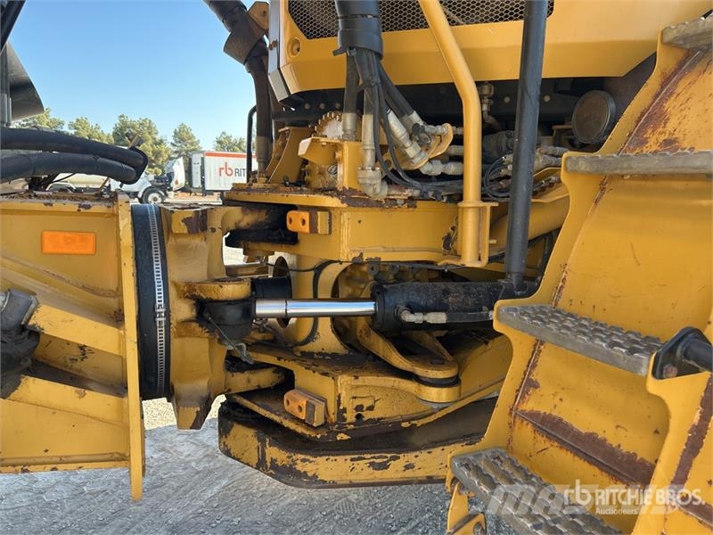 CAT 745 Articulated Dump Truck Kĺbové nákladné autá
