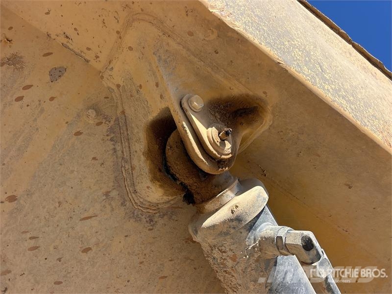 CAT 745 Articulated Dump Truck Csuklósdömperek