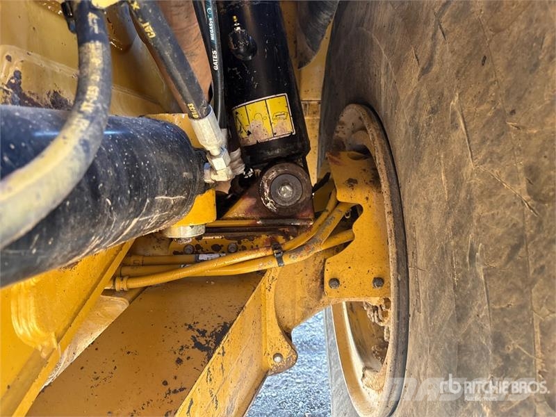 CAT 745 Articulated Dump Truck Dumpers articolati