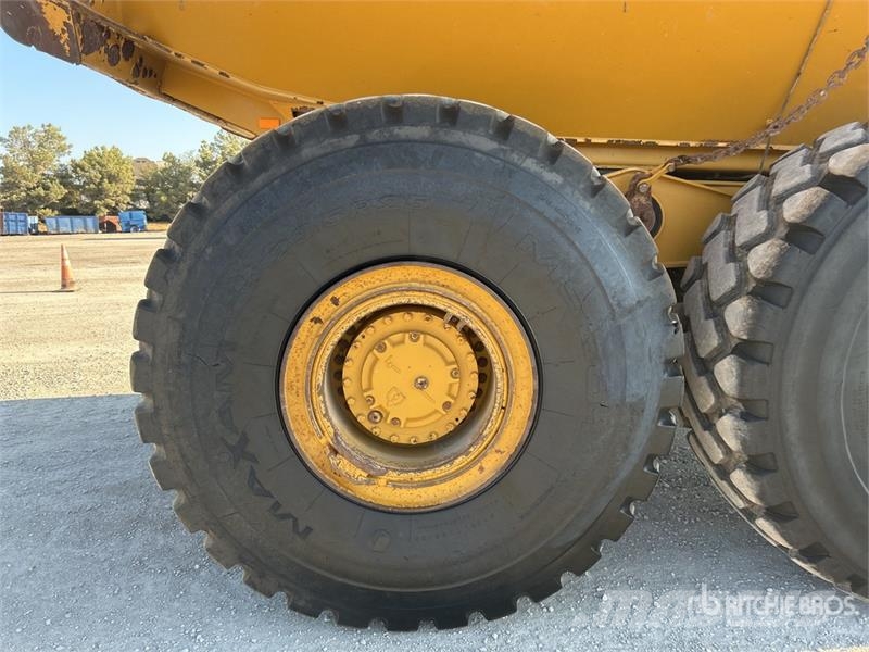 CAT 745 Articulated Dump Truck Kĺbové nákladné autá