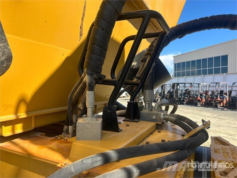 CAT 745 Articulated Dump Truck Caminhão basculante articulado ADT