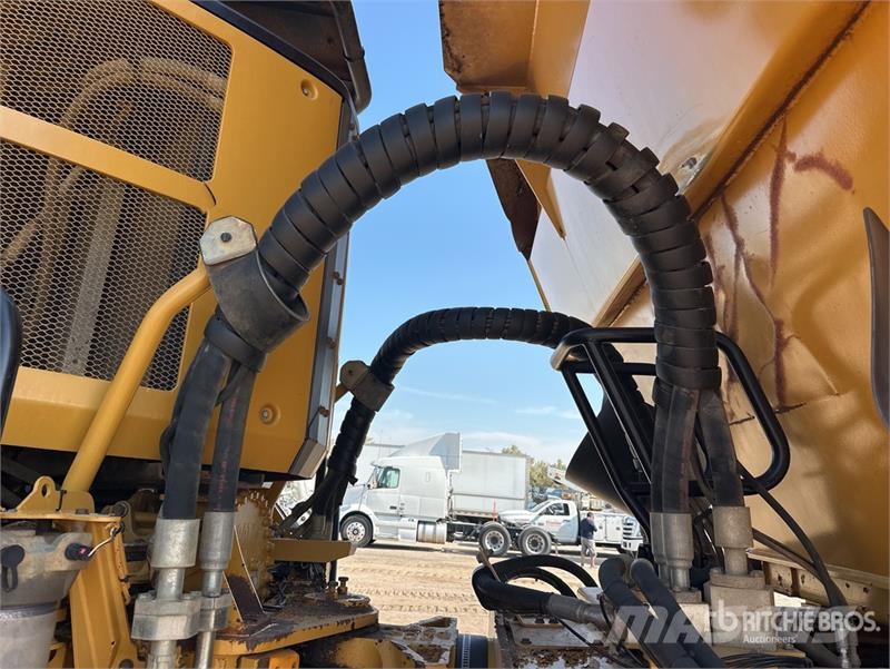 CAT 745 Articulated Dump Truck Kĺbové nákladné autá