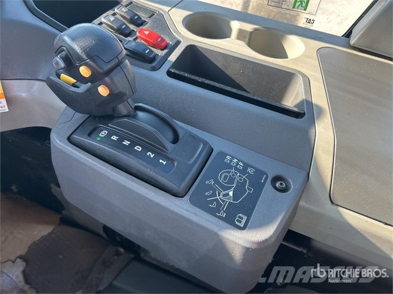 CAT 745 Articulated Dump Truck Kĺbové nákladné autá