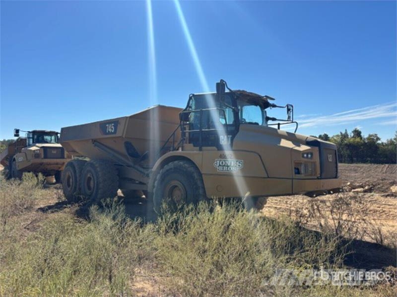 CAT 745 Articulated Dump Truck Csuklósdömperek