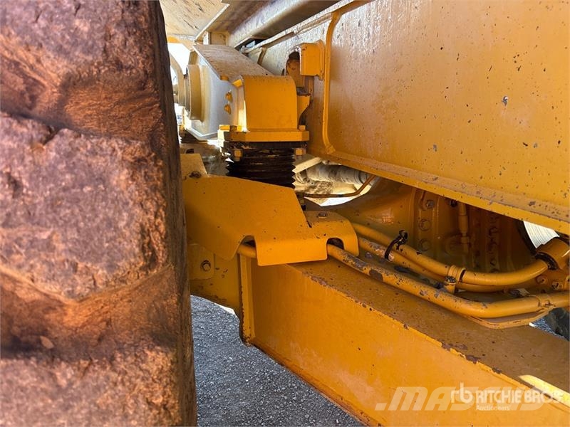 CAT 745 Articulated Dump Truck Dumpers articolati