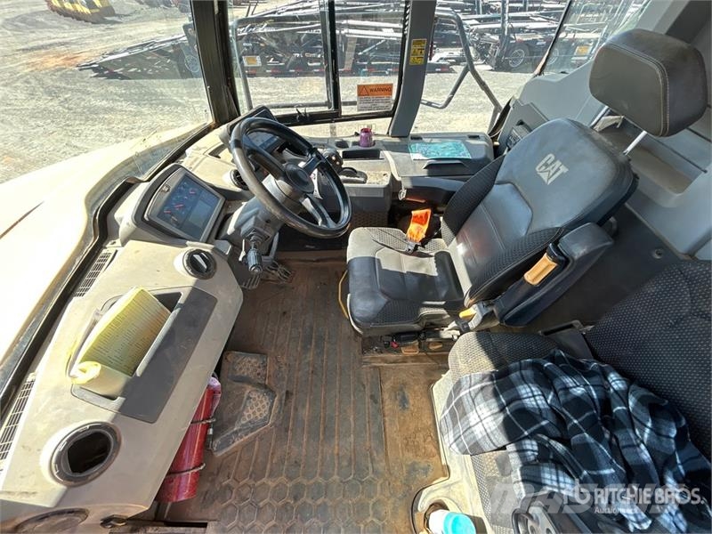 CAT 745 Articulated Dump Truck Caminhão basculante articulado ADT