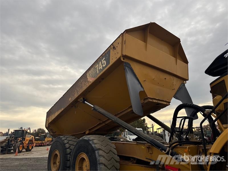 CAT 745 Articulated Dump Truck Artikulētie pašizgāzēji
