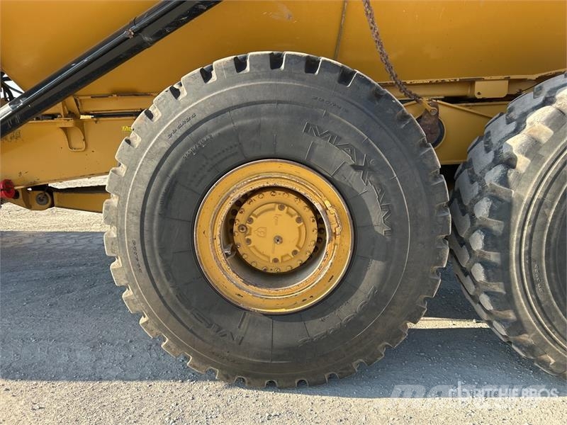CAT 745 Articulated Dump Truck Kĺbové nákladné autá