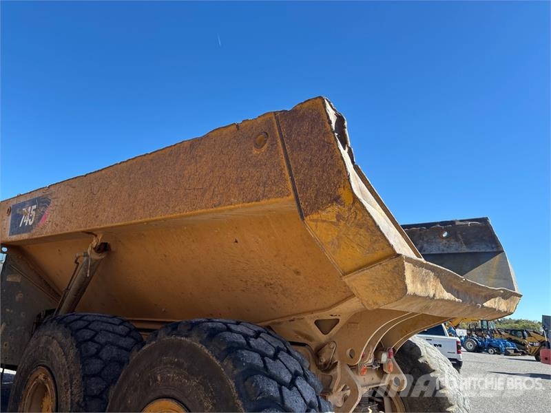 CAT 745 Articulated Dump Truck Dumpers articolati
