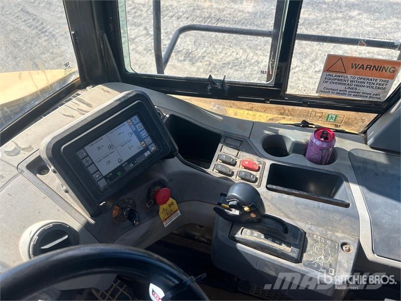 CAT 745 Articulated Dump Truck Caminhão basculante articulado ADT