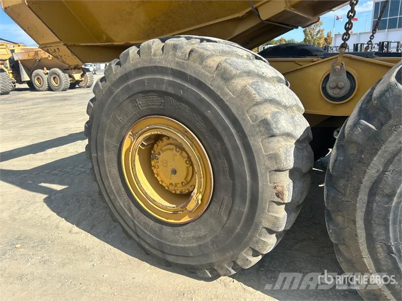 CAT 745 Articulated Dump Truck Caminhão basculante articulado ADT