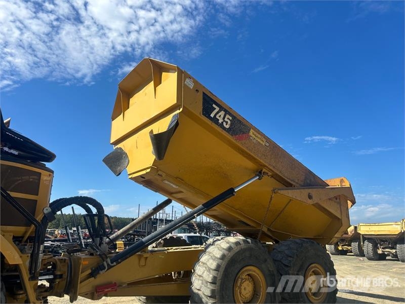 CAT 745 Articulated Dump Truck Caminhão basculante articulado ADT