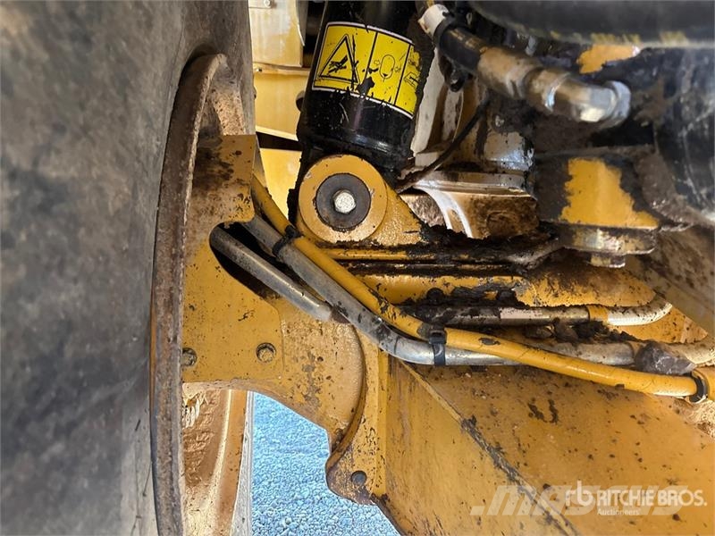 CAT 745 Articulated Dump Truck Dumpers articolati