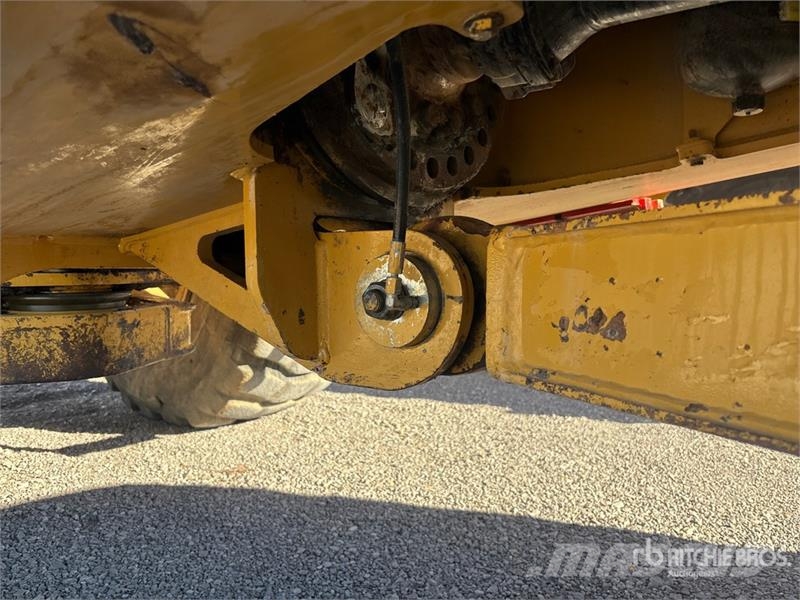CAT 745 Articulated Dump Truck Dumpers articolati