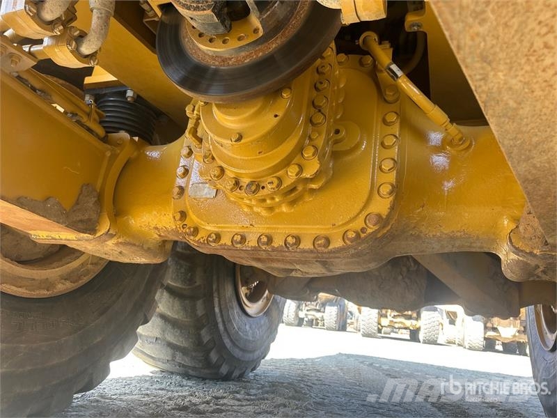 CAT 745 Articulated Dump Truck Caminhão basculante articulado ADT