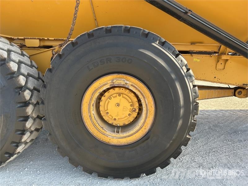 CAT 745 Articulated Dump Truck Kĺbové nákladné autá