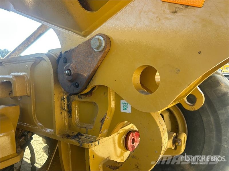 CAT 745 Articulated Dump Truck Caminhão basculante articulado ADT