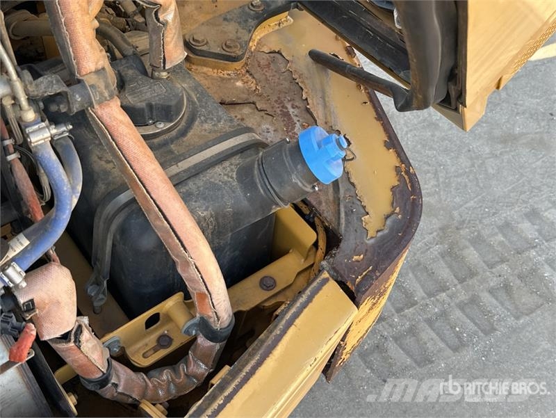 CAT 745 Articulated Dump Truck Kĺbové nákladné autá