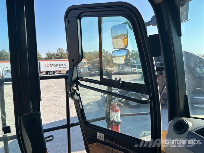 CAT 745 Articulated Dump Truck Kĺbové nákladné autá